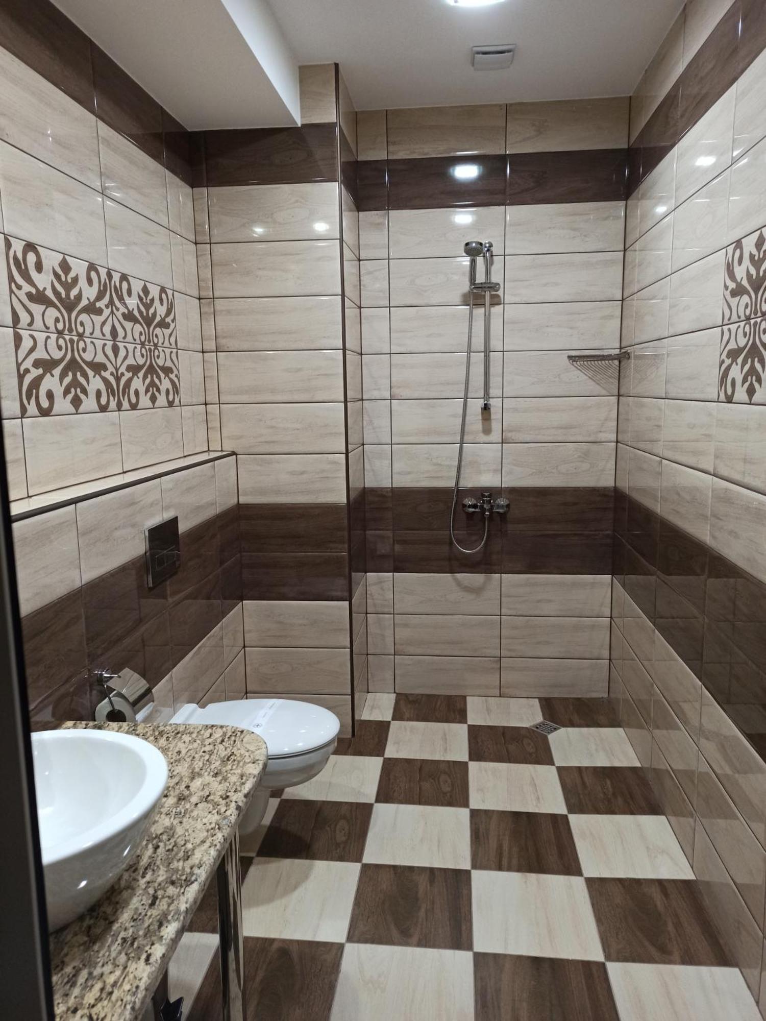 Hotel Хотел Театъръ Pleven Esterno foto