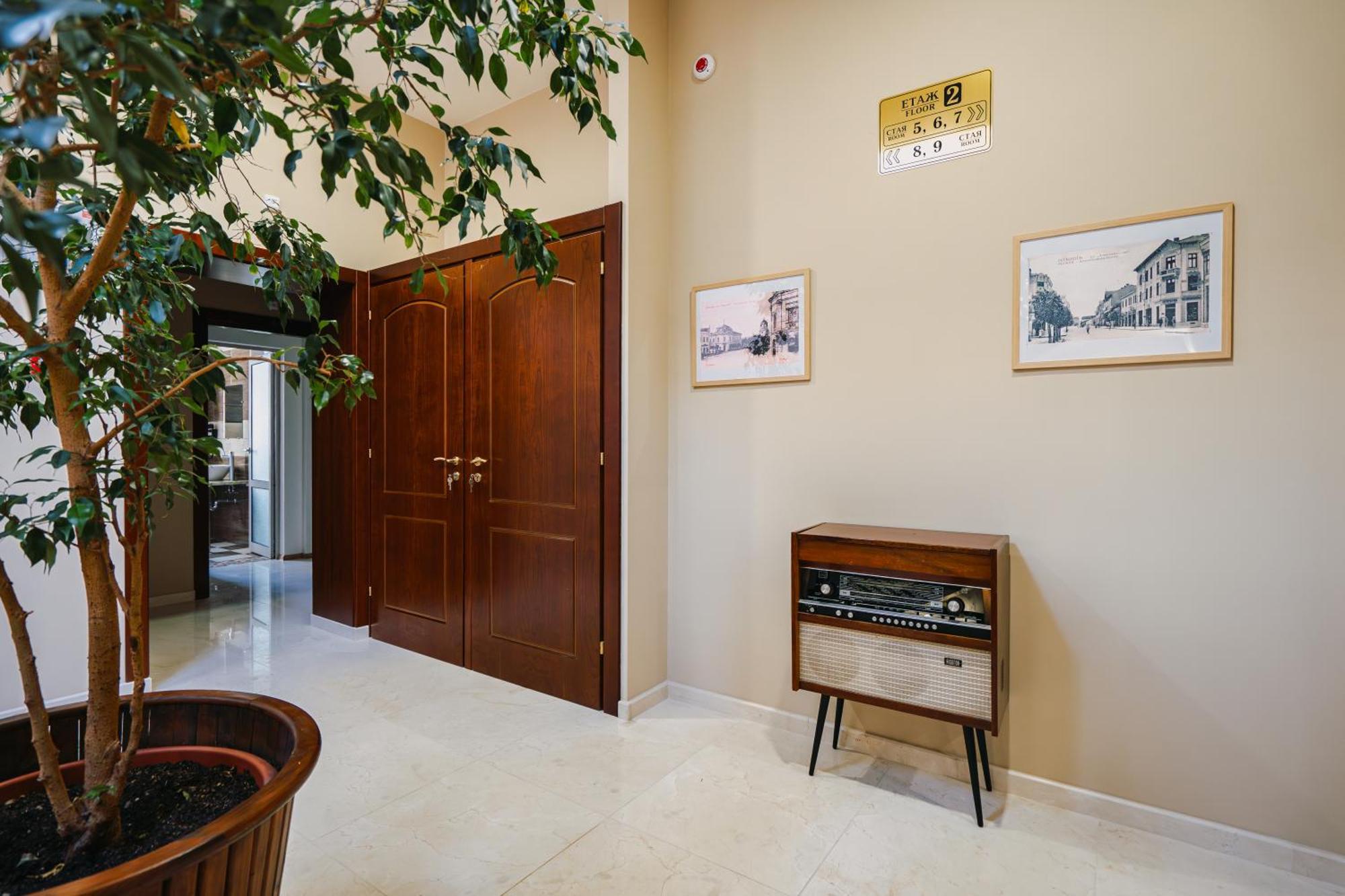 Hotel Хотел Театъръ Pleven Esterno foto