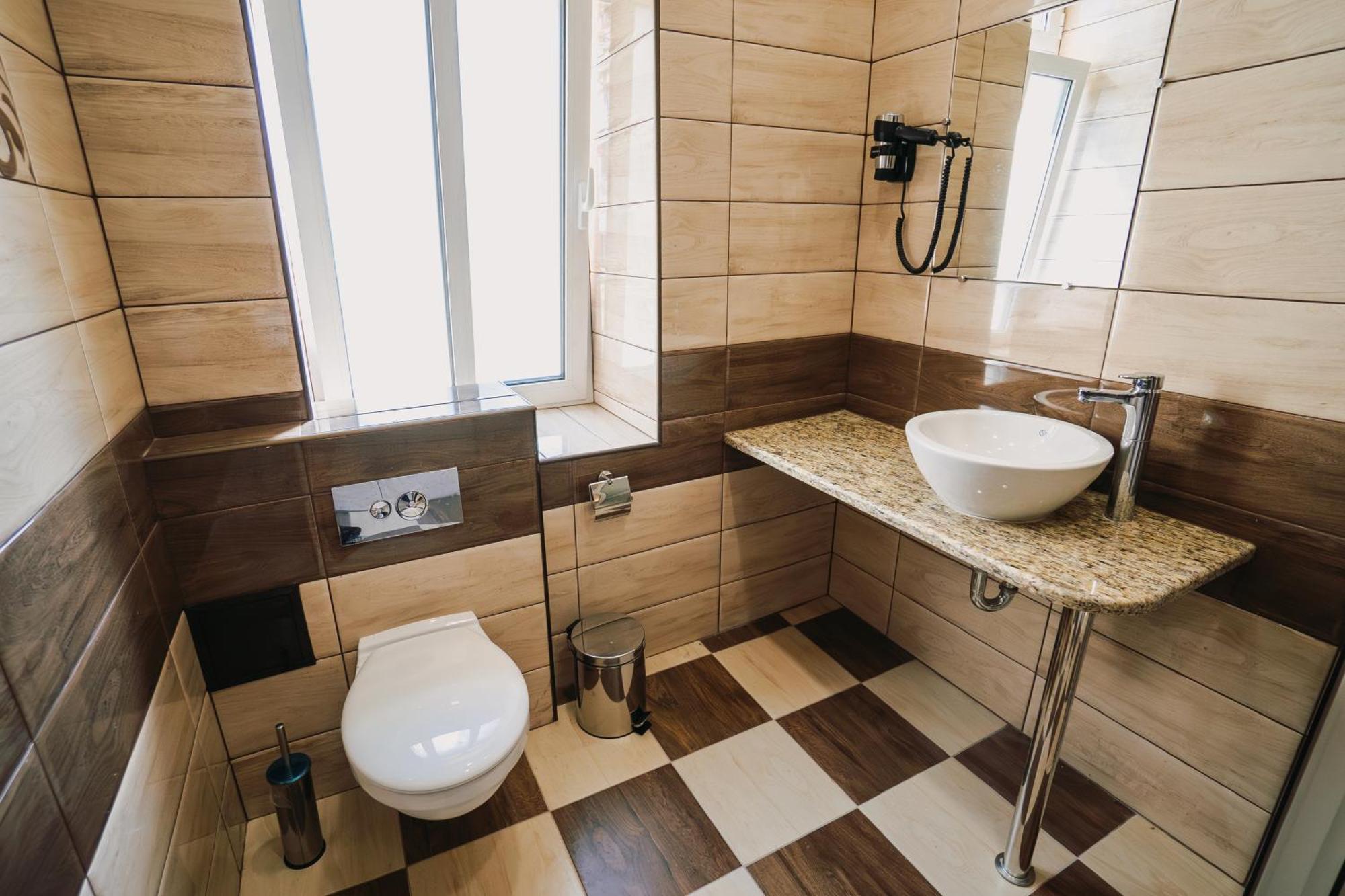 Hotel Хотел Театъръ Pleven Esterno foto